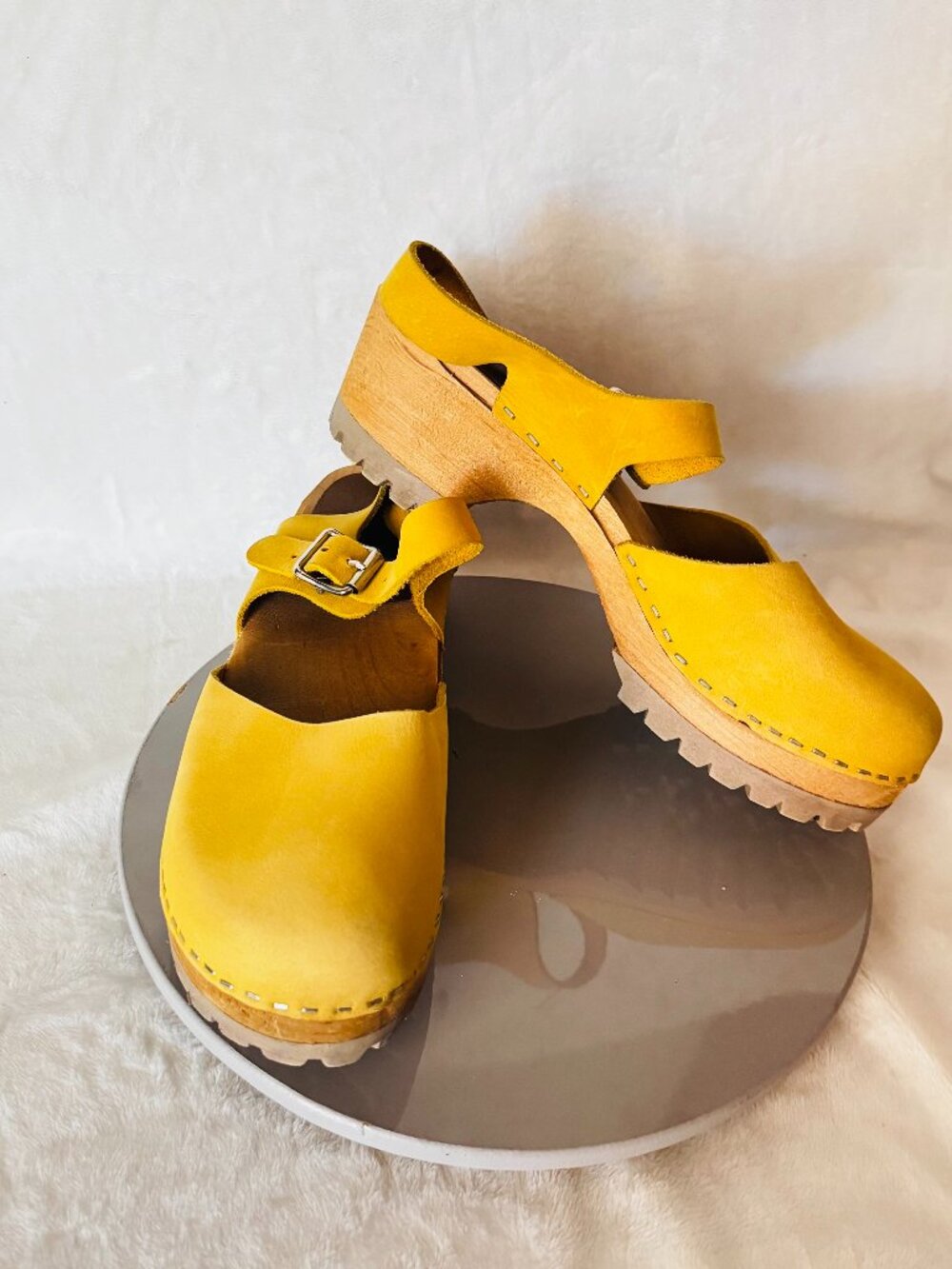 MIA Sofia Swedish Light Yellow Wooden Leather Clogs 8.5-9 /39 Sandals Mary Jane